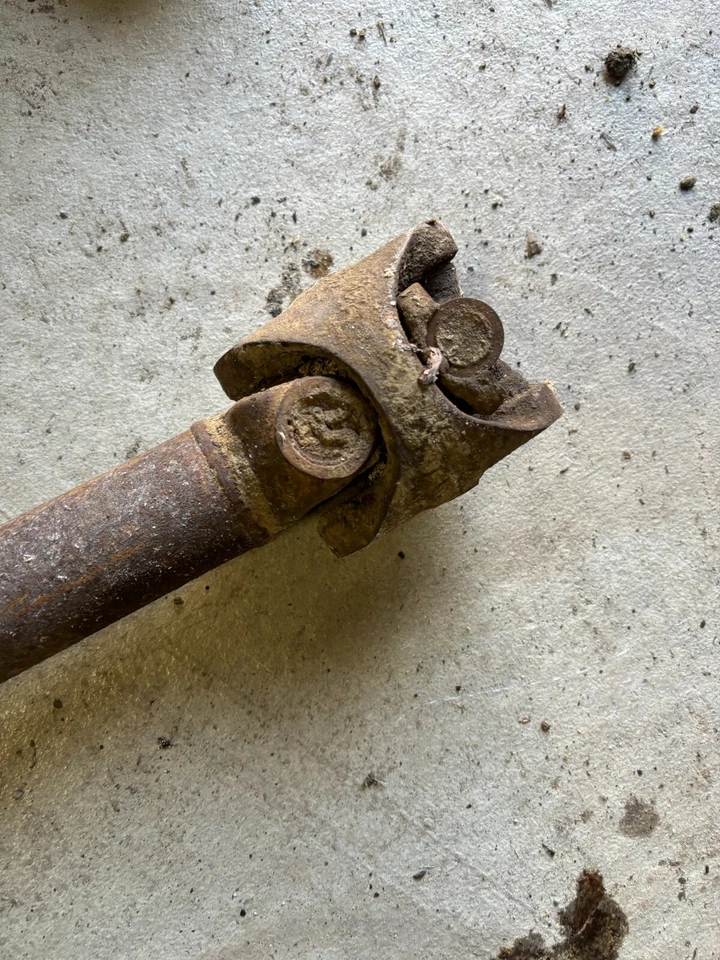 1973 1981 1987 88 CHEVROLET GMC K20 K10 K1500 ПЕРЕДНИЙ КАРДАННЫЙ ВАЛ 26 «-28» Б/У OEM - Изображение 2 из 4