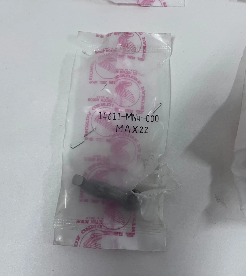 Brazo basculante de válvula HONDA CBR500F CBR600F HURRICANE 1987 # 14611-MN4-000 OEM (510)IR Foto 2 de 2