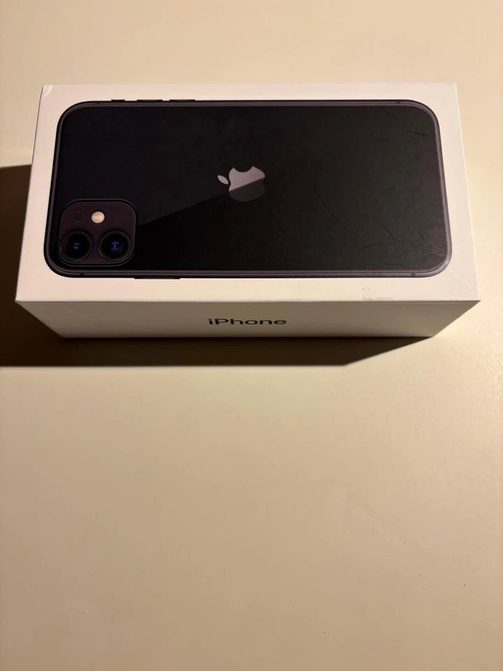 Apple iPhone 11 - 64GB - Nero (Senza operatore) A2221 (CDMA + GSM) - Immagine 3 di 4