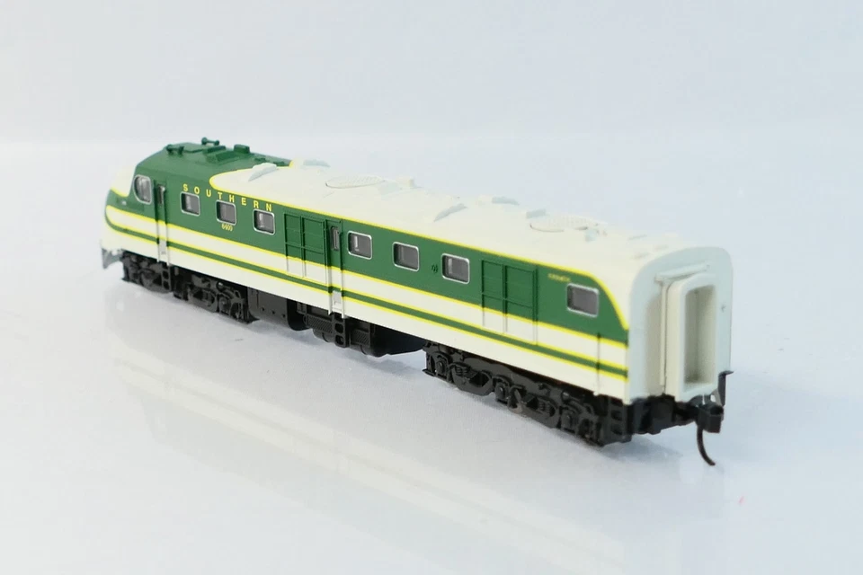 Life Like 7748 HO Scale DC Locomotive Southern Pacific 6405 F7 - Image 3 of 4