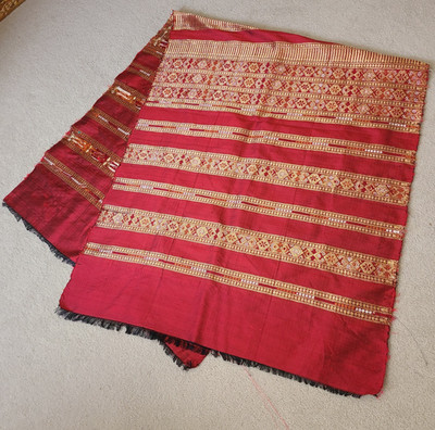 Vtg Thai Silk Fabric Textile Red Gold Handwoven Brocade 32'' wide 2 Yards Panel