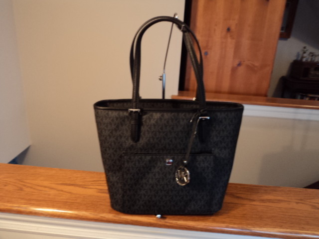 michael kors jet set pocket tote