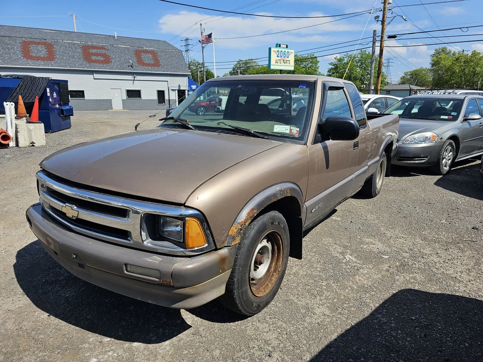 Used Rear Axle Assembly Rear fits: 1997 Chevrolet S10/s15/sonoma 4x2 3.08 ratio Foto 3 de 4