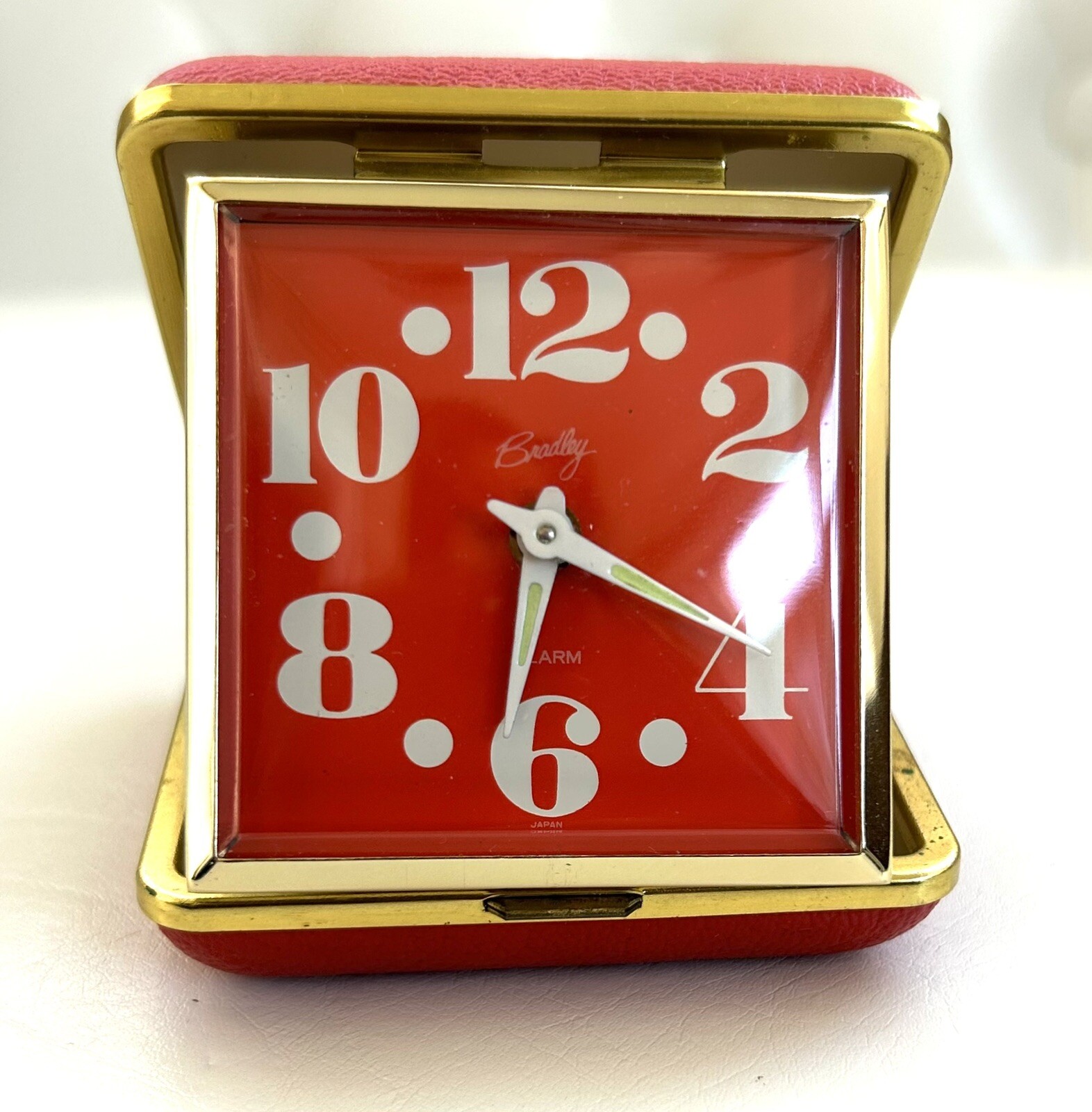 Vintage 1970’s Retro Bradley Travel Alarm Clock Wind Up Works Complete