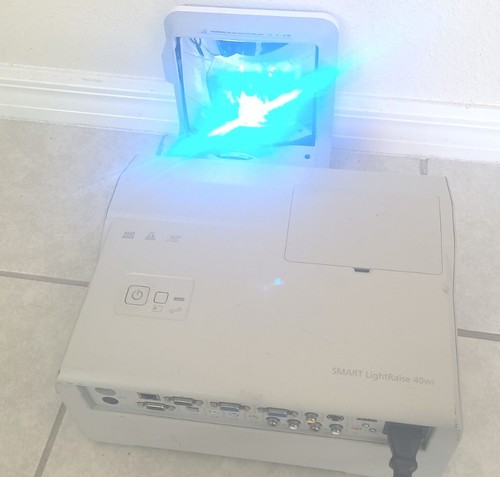 Smart LightRaise 40wi Projector SLR40wi PC 3D Ready Ultra Short Throw. - Picture 2 of 6