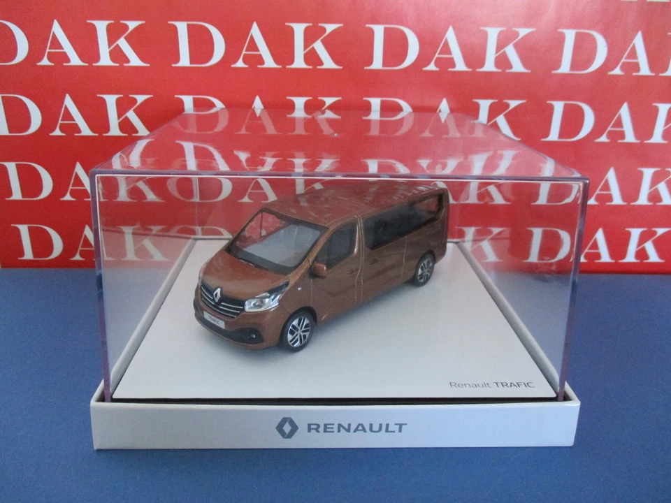 Die cast 1/43 Modellino Minibus Renault Trafic Mk.III Combi 2018 by Norev - Immagine 3 di 3