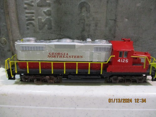 GNRR 4125, GEORGIA NORTHEASTERN GP20 PROTO 2000 DCC/SOUND,QUAD DITCH LIGHTS,CREW