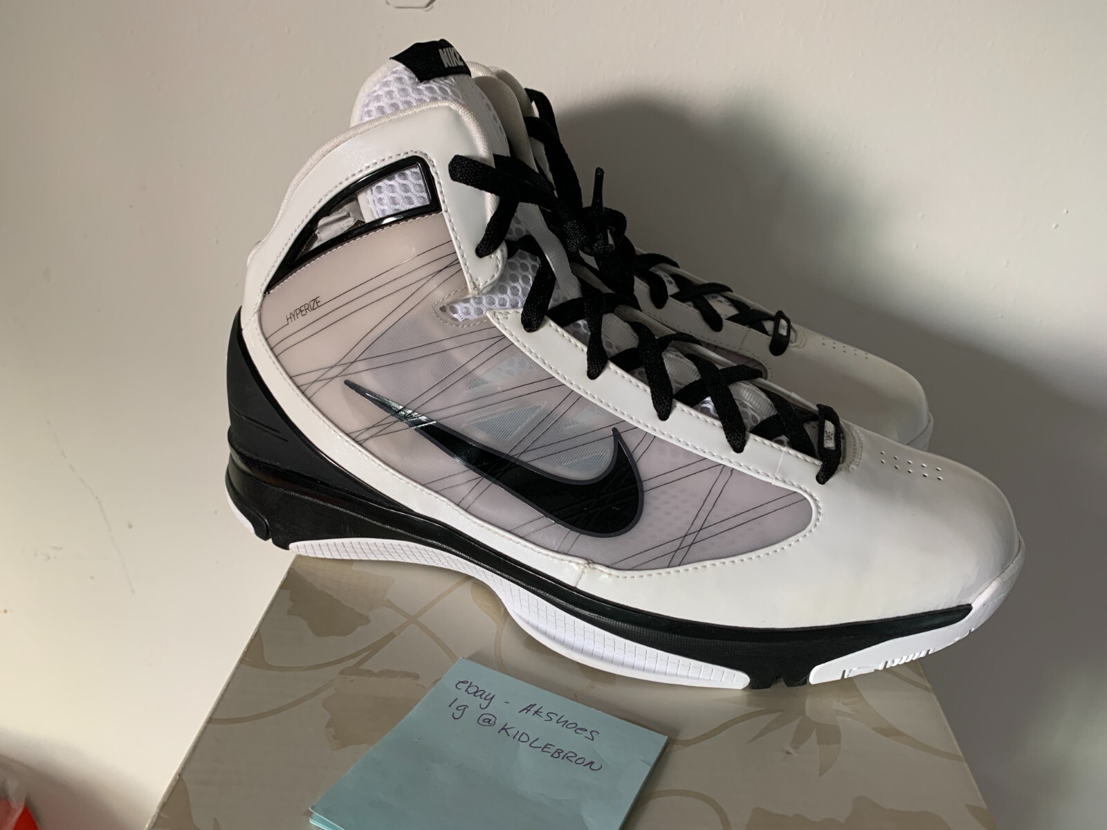 NEW 2009 Nike Hyperize Basketball Shoes TB 12 White Black Patent