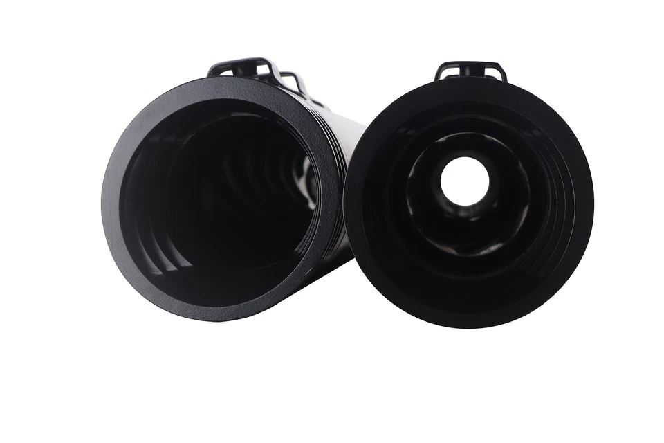 Silenciadores antideslizantes para modelos de triciclo Harley Davidson Tri Glide, tono más profundo negro Foto 3 de 4