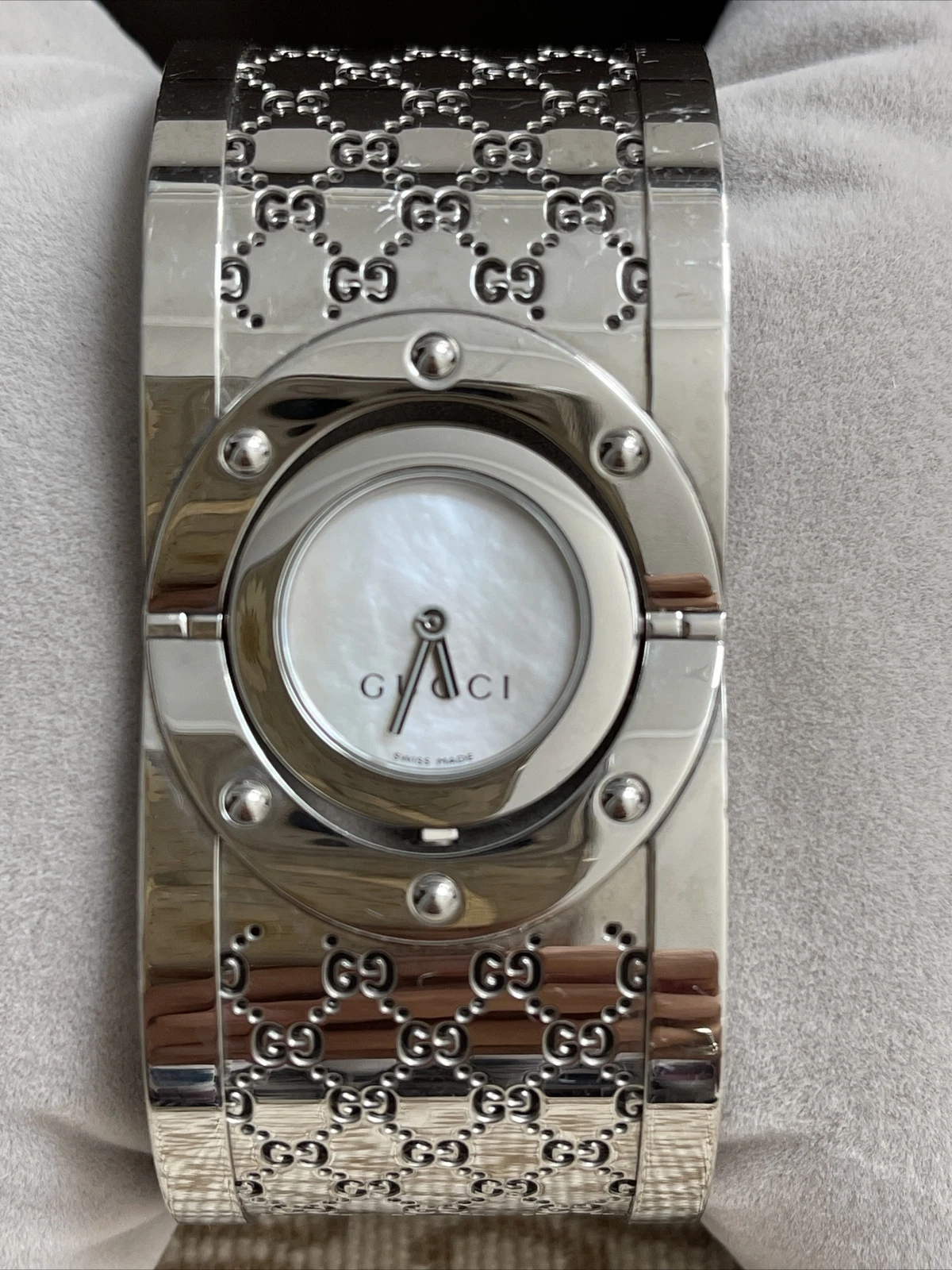 Montre bracelet femme authentique Gucci 112 cadran virl acier blanc vadrouille quartz YA112413