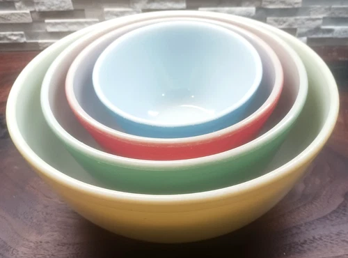 Vintage Pyrex Primary Colors Mixing Bowls Set of 4