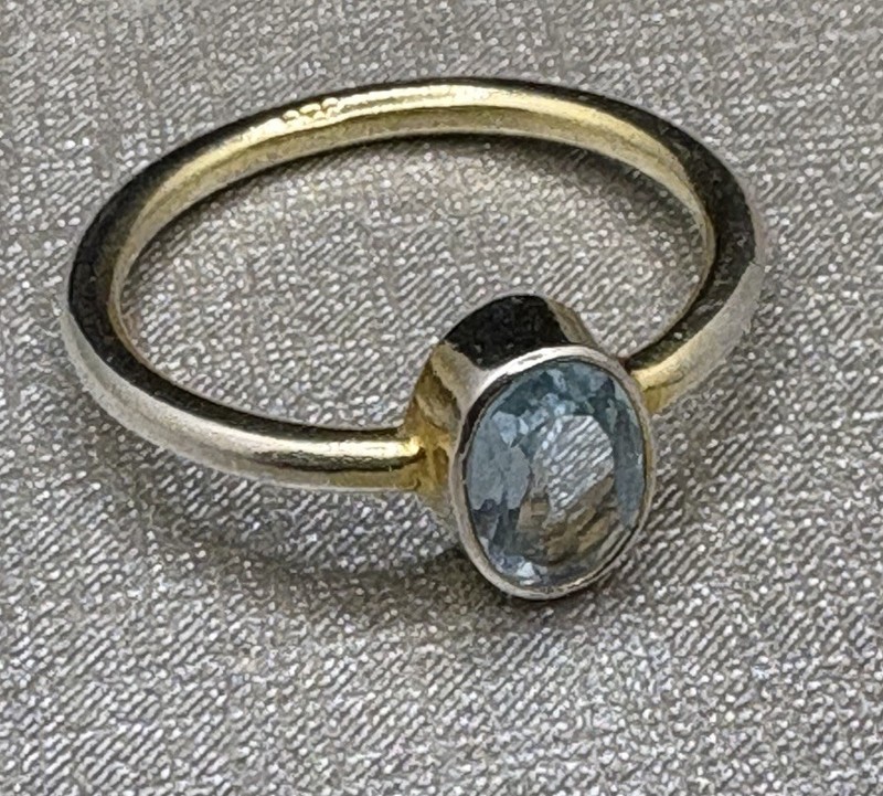 Sterling 925 Vermeil Ring 7 Oval Blue Topaz Faceted Bezel Set Sparkle Vtg