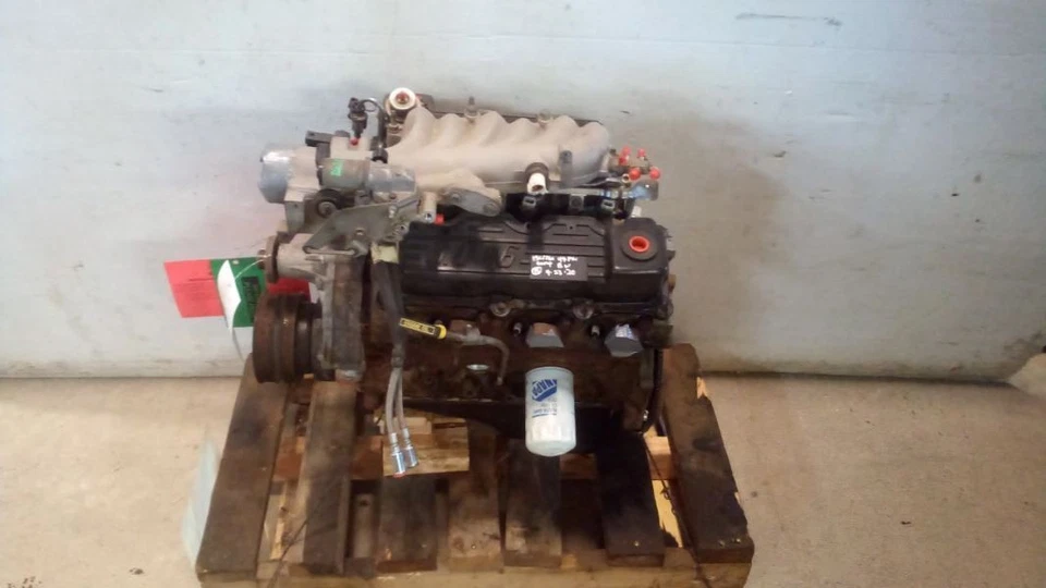 3.0L Gasoline Engine from 1994 Ford Aerostar Van 6386237 Foto 2 de 4