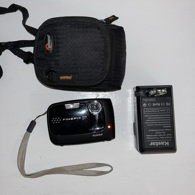 Fujifilm FinePix Z Z30 Digital Camera Black W/ Charger 2 Batteries And Case
