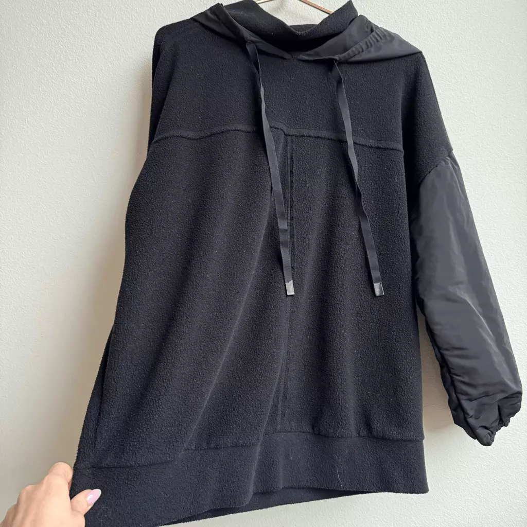 alo-yoga mixed media nylon oversized relaxed gym travel hoodie