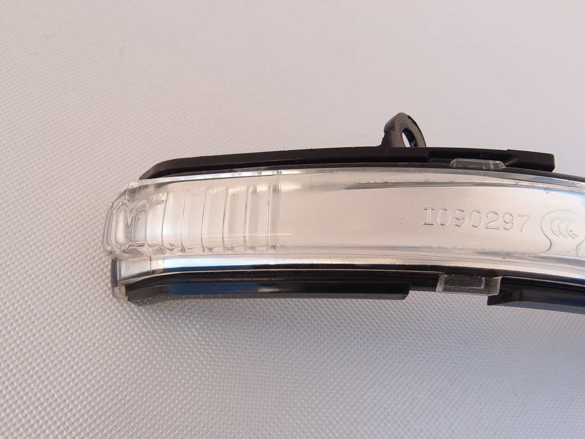 10-24 OEM Jaguar XF XJ XE I-PACE TURN SIGNAL LENS / right EXTERIOR