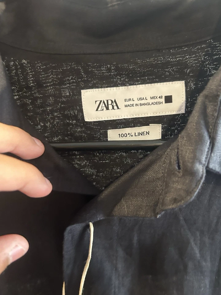 Camisa de vestir negra Zara para hombre Foto 3 de 4