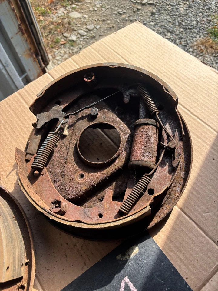 1967 1966 1965 67 68 69 70 FORD GALAXY GALAXIE FRONT DRUM BRAKE BACKING PLATES - Image 3 of 4