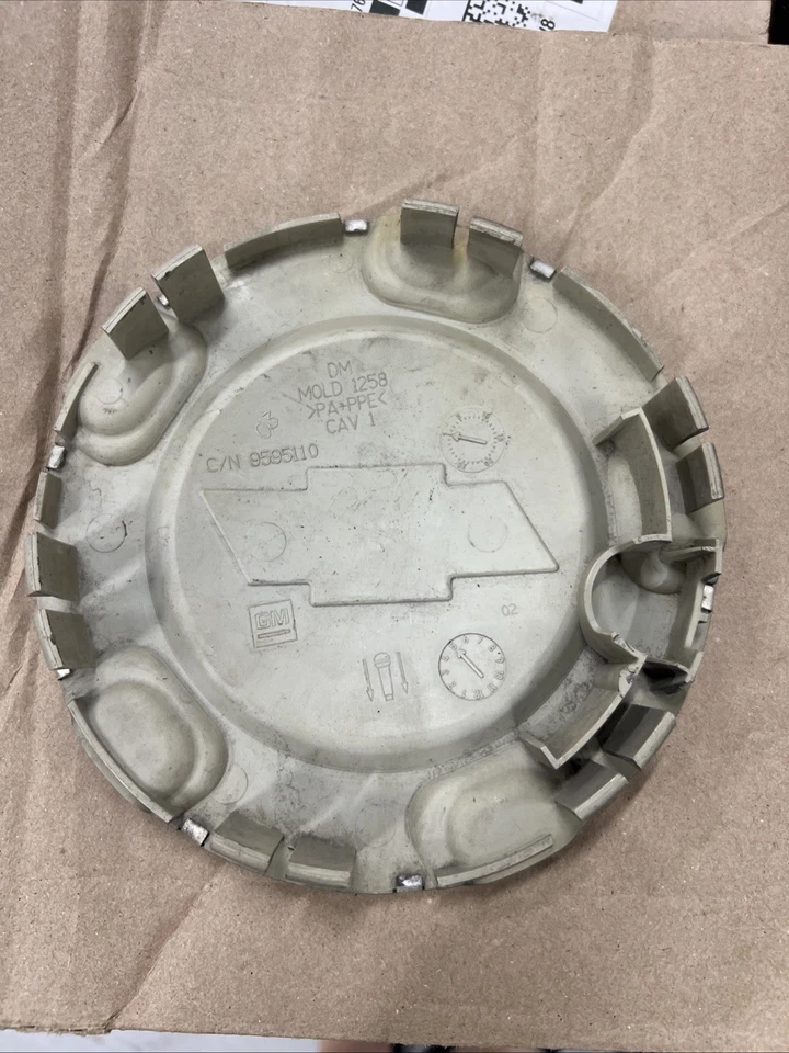 Chevy Chevrolet Blazer S-10 1999-05 tapacubos gris tapa antipolvo OE 15731941 Foto 2 de 4