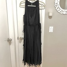 Vestido midi Club Monaco Niam negro sin mangas 6 cuello en V borla dobladillo y lazo laterales