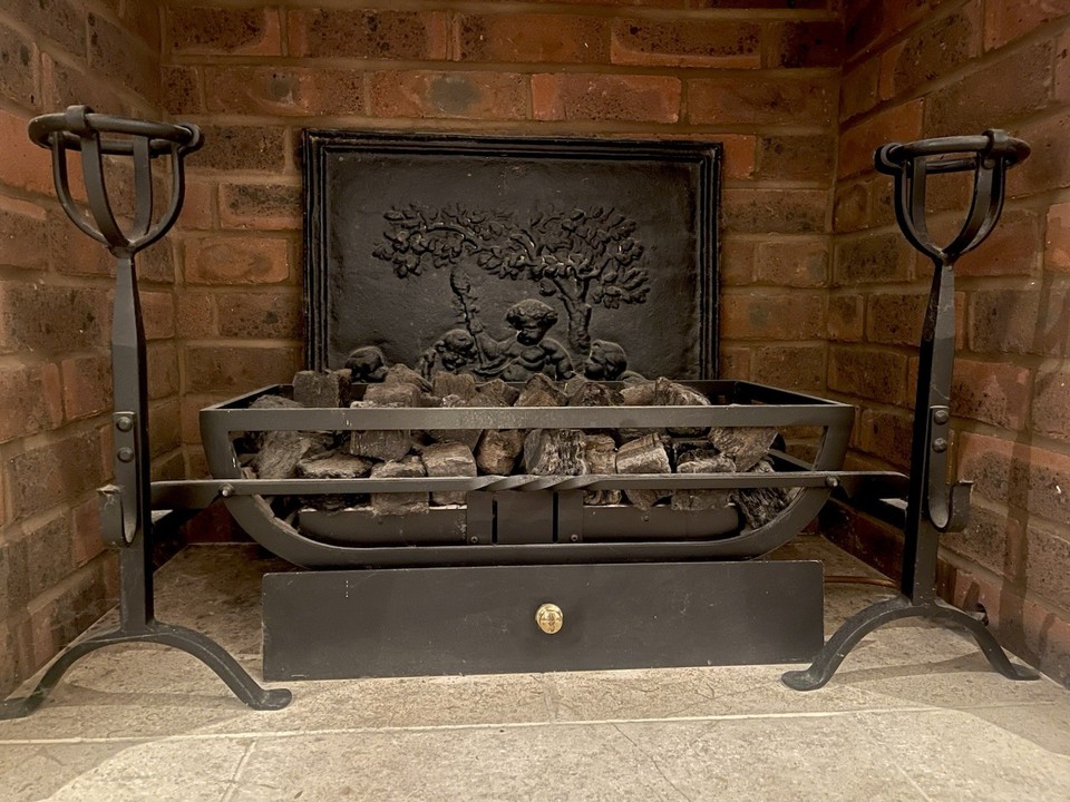 Okay Pick Caste Iron Coal Effect Gas Fire Basket - Pick Up Only Surrey. Good ...
