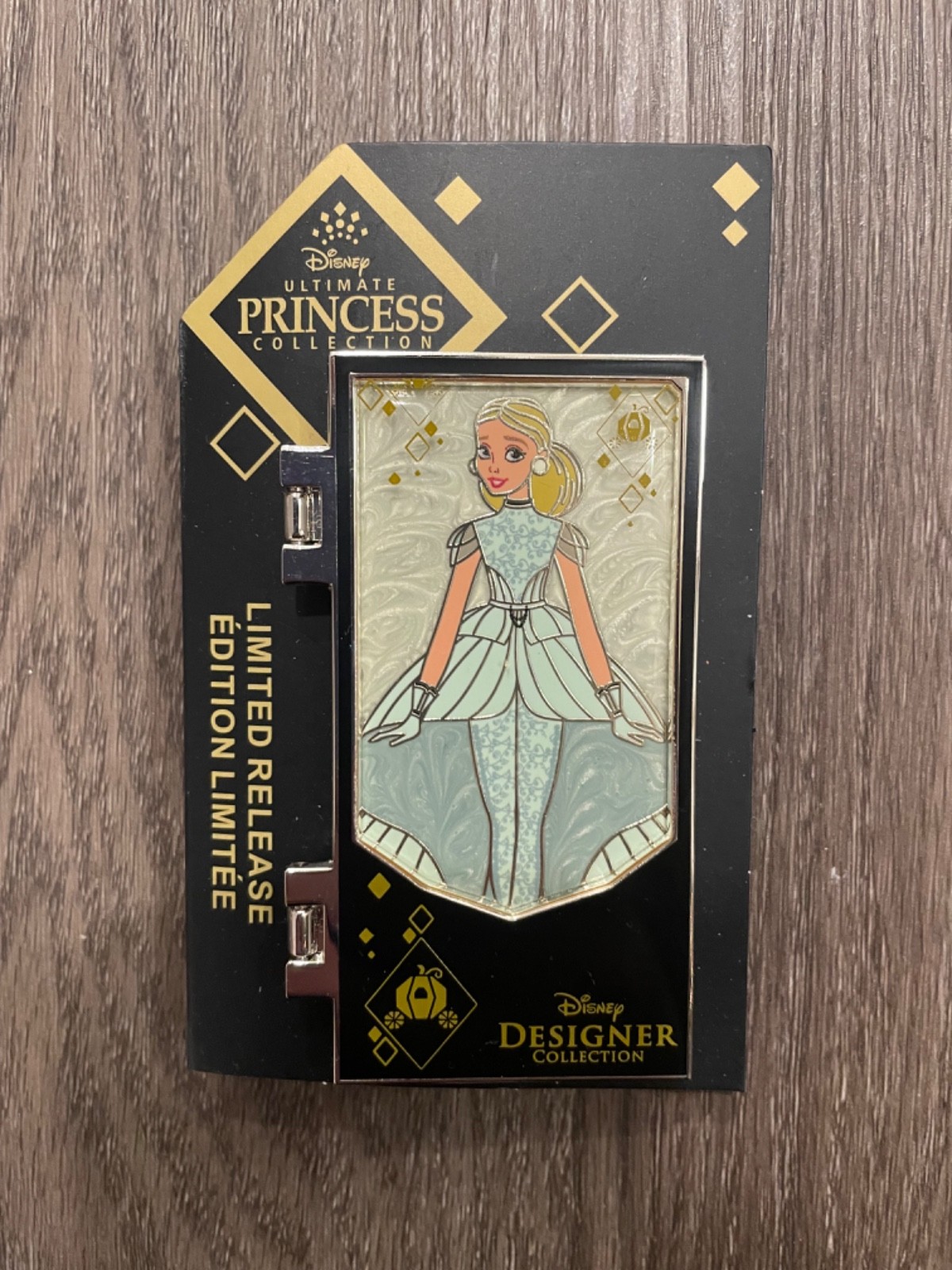 Disney Pin Ultimate Princess Designer Collection Cinderella Enamel hinged 2022