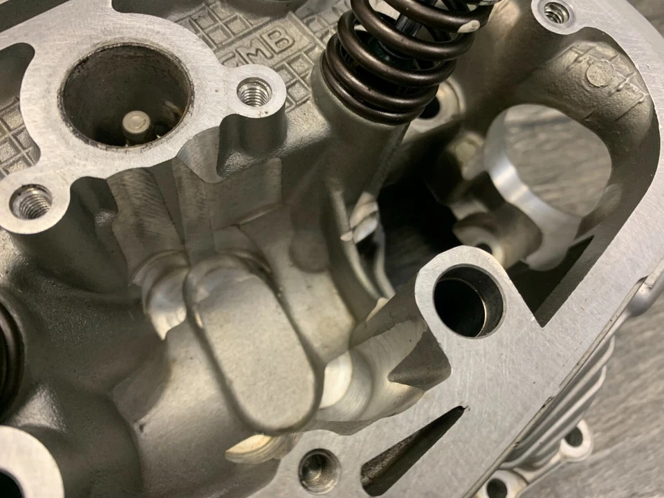 Culata izquierda BMW R1100S R1150GS R1150R OEM con válvulas - BUENA * Foto 3 de 4