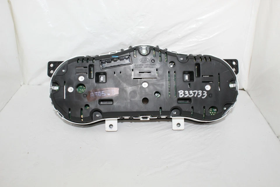 Cuadro de instrumentos velocímetro medidor de panel de instrumentos Kia Optima 2014 3.483 millas Foto 4 de 4