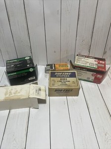 Lot of Mixed Staples and See Photos For Brand And Sizes.