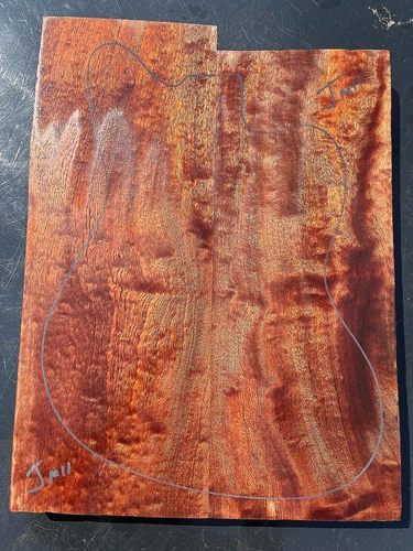 POMELLE / QUILTED SAPELE two-piece guitar body blank 540/510 x 400 x 42mm JM11