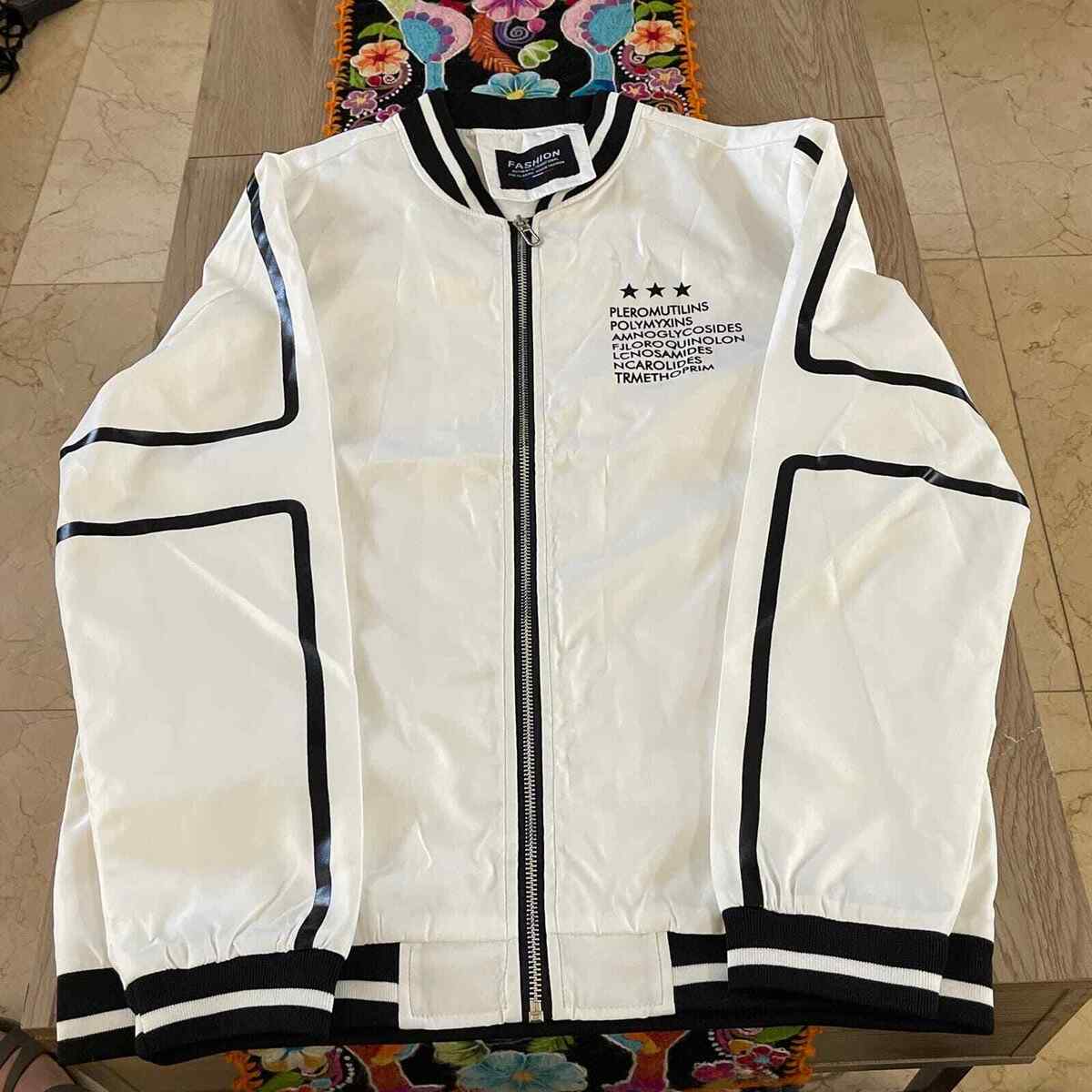 UEG SUPERBACTER TYVEK JACKET size L UEG SUPERBACTER TYVEK JACKET size L