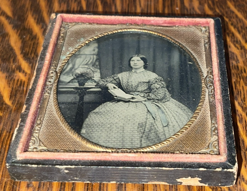 ANTIQUE 1850'S PHOTO WITH ORIG 3-3/4 X 3-1/4" FRAME~ WOMEN IN GOWN-TABLE-PLANT - Picture 6 of 10