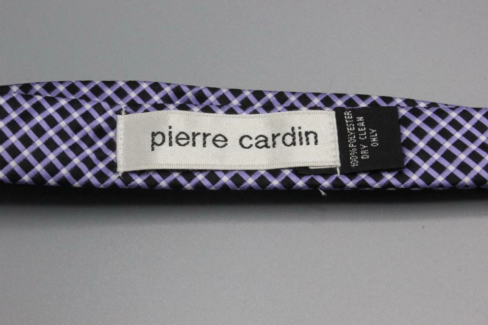 Pajarita de seda ajustable PIERRE CARDIN. Geométrico púrpura y negro. Foto 3 de 3