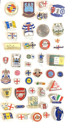 Football Soccer clubs English FA Scottish Arsenal RM Spurs Lazio Pins pinback
