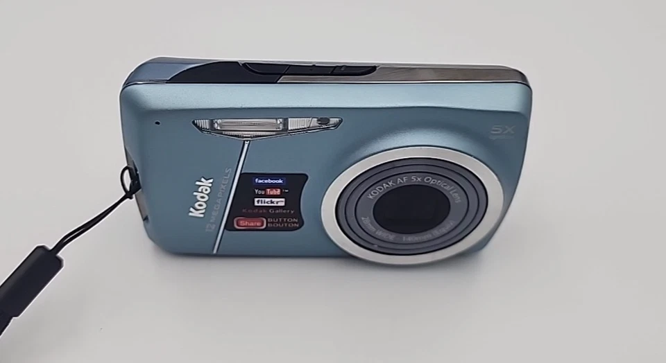 Kodak EasyShare M550 12MP Blue Digital Camera w/ Battery - Tested & Works !  - Image 2 of 4