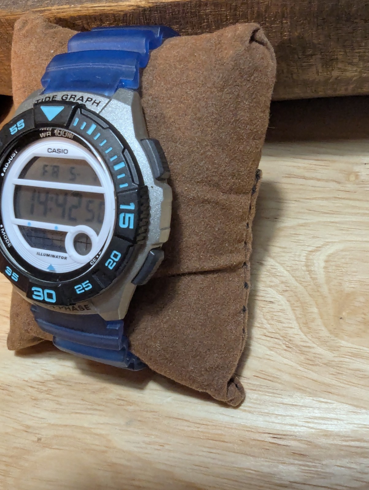 Casio LWS-1100H Digital Wristwatch Moon Phase Alarm 100m Blue Resin ...