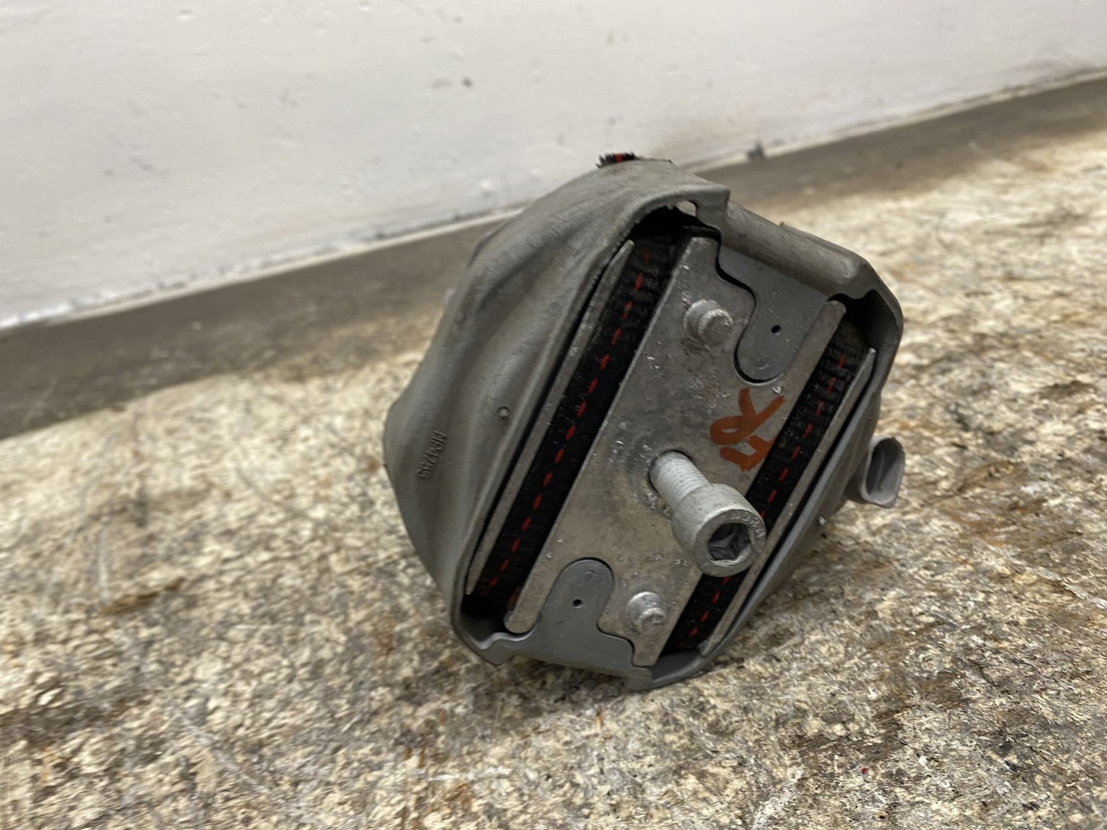 Bentley Flying Spur 2013-2018 FRONT+RIGHT Engine mount