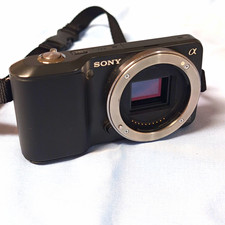 Sony Alpha NEX-3 14.2MP Mirrorless Camera Body Black w/ 3 Batteries Charger