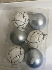 SET OF 6 WHITE  SILVER GLITTER SHATTERPROOF CHRISTMAS ORNAMENTS PLACE  TIME