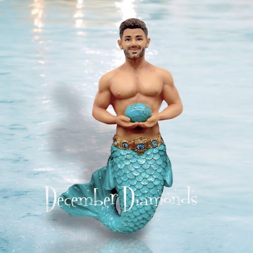 VORBESTELLUNG 4,5" Dezember Türkis Merman von: Gay Mermen Dezember Diamanten *VERSAND - Bild 1 von 1