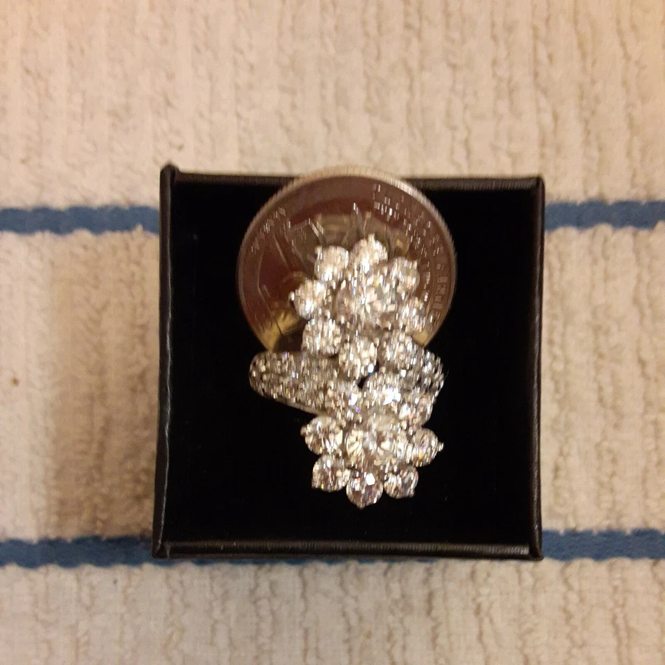 Anillo de by-pass grande de ley talla 6 hecho con circonitas blancas de Swarovski (385) Foto 2 de 4