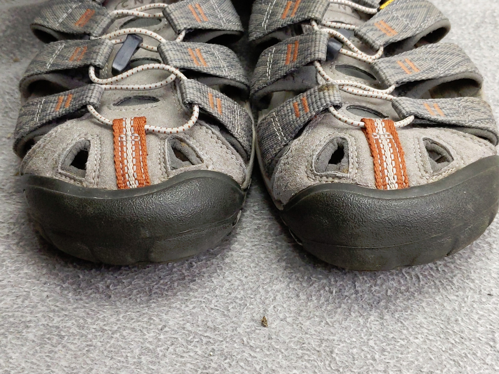 KEEN Clearwater CNX Uomo 8.5 41 Grigio Sandalo Sportivo Slip On Scarpe da Escursionismo Acqua