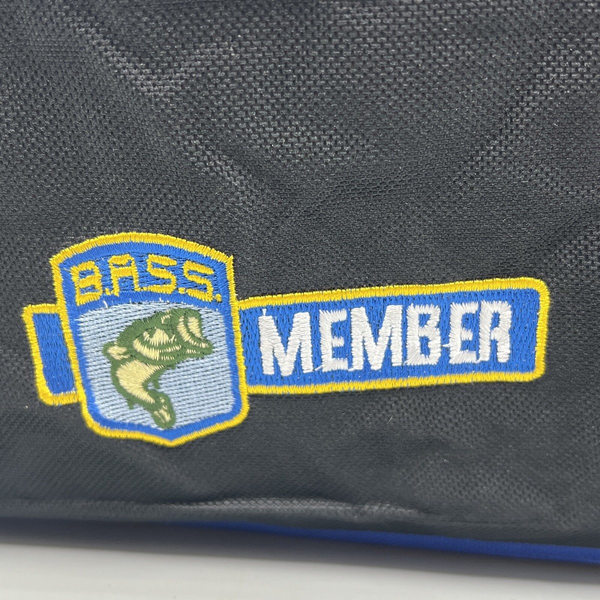 Sac De Pêche BASS Member - Bleu Et Noir - Souple Avec Bandoulière Et Logo Brodé
