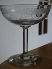 1 ANCIENNE COUPE A CHAMPAGNE CRISTAL GRAVURE ART NOUVEAU