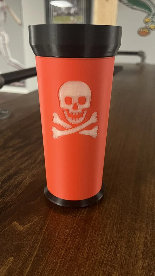 Cristal espía pirata colapsado con huesos cruzados que brillan en la oscuridad Foto 2 de 4