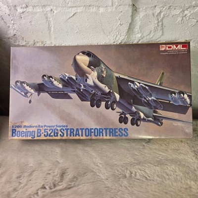 DML 1:200 Boeing B-52G Stratofortress Modern Air Power Series Model Kit 2001-01