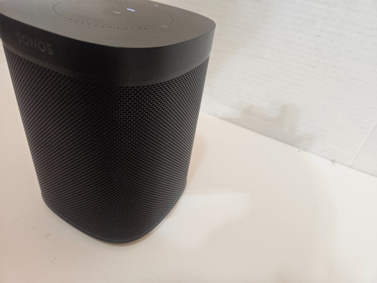 SONOS One Wireless Smart Speaker w Voice Control Black Model A100