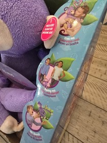 Fingerlings HUGS WowWee Kiki Advanced Interactive Plush Baby Monkey Pet Purple