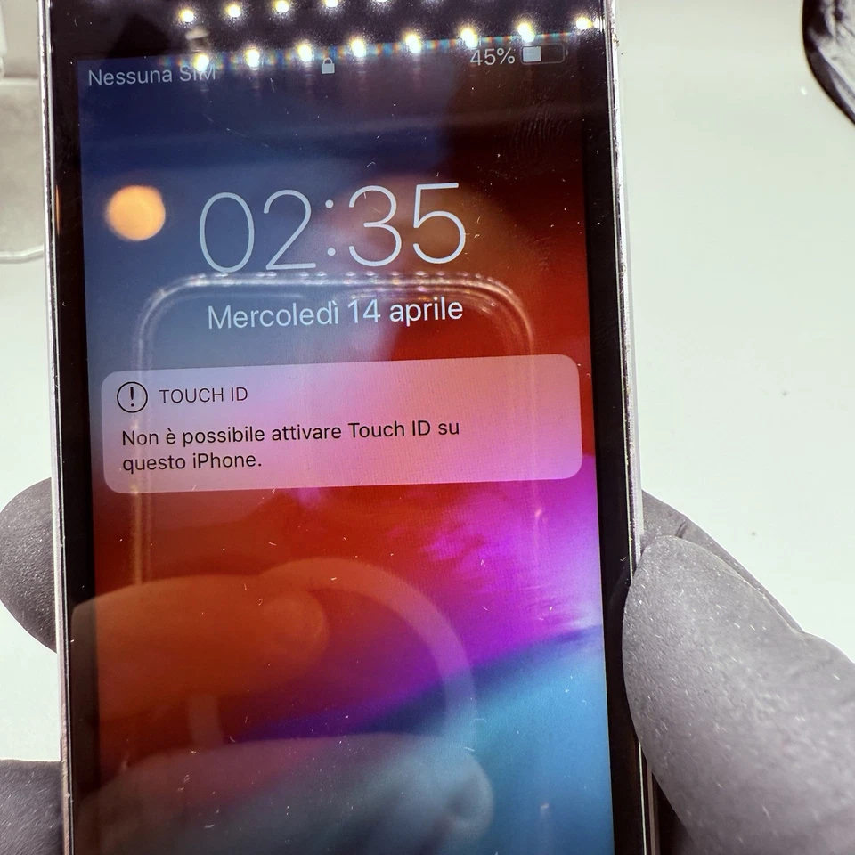 Apple iPhone SE 32GB Grigio Siderale BLOCCATO per parti usato Originale 1a gen - Immagine 4 di 4