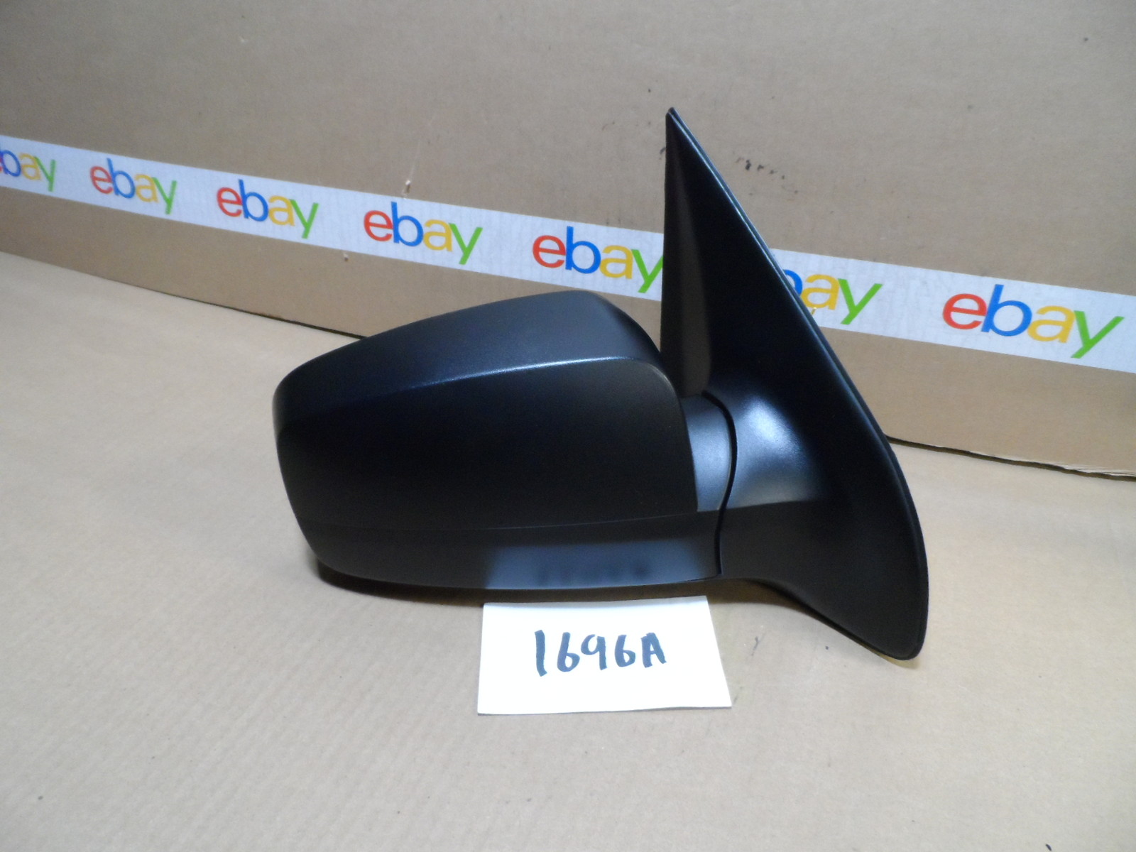 2003 - 2009 Kia Sorento PASSENGER side Mirror Used Power Black Texture #1696-A
